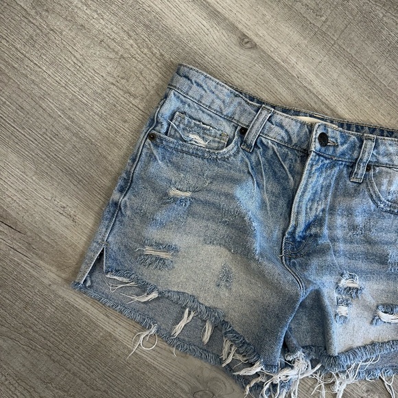 HIDDEN Distressed Denim Cutoff Shorts - Size Small - 100% Cotton - Picture 3 of 7